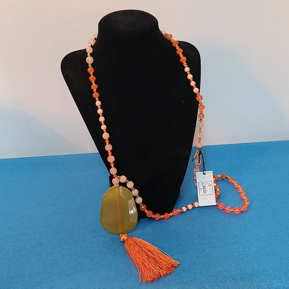 NWT Sequin Fashion Costume Necklace - Picture 1 of 10